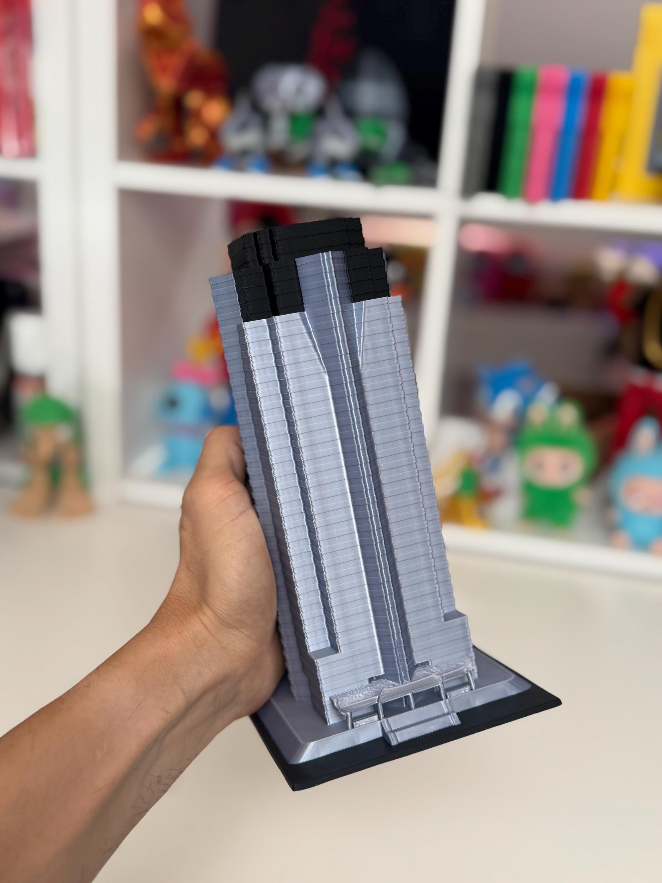 Maqueta edificio Nakatomi Plaza de la película Duro de Matar de Bruce Willis, Jungla de Cristal. Nakatomi Plaza building, Die Hard movie